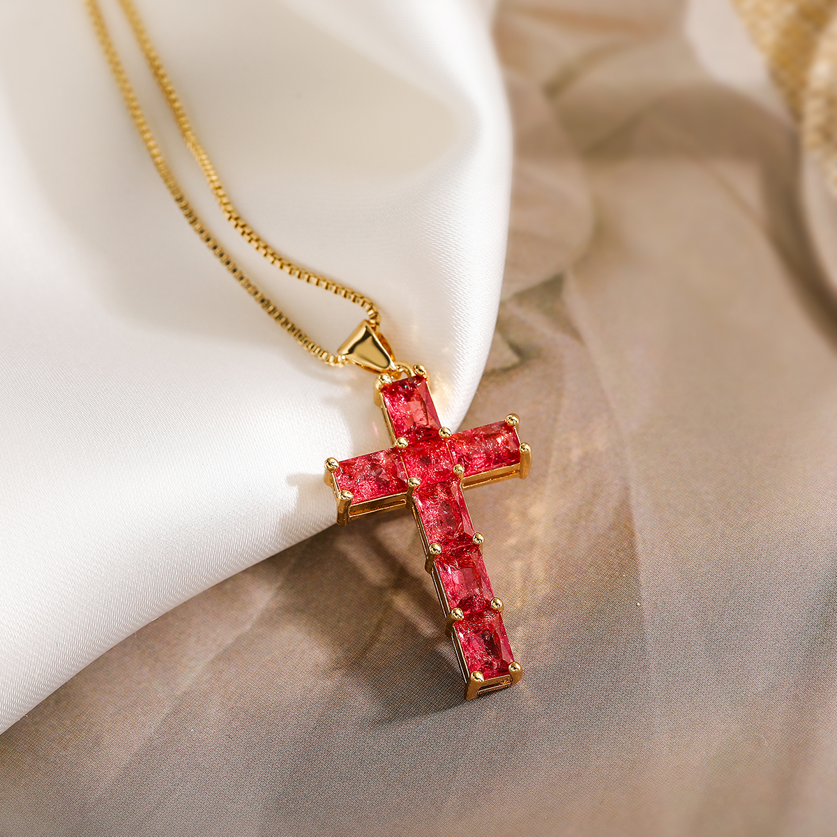 Simple Style Cross Copper 18k Gold Plated Zircon Pendant Necklace In Bulk display picture 2