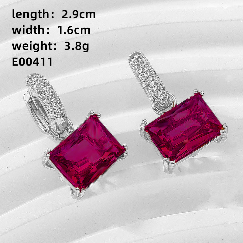 1 Pair Casual Sweet Korean Style Geometric Inlay Copper Zircon Gold Plated Drop Earrings display picture 9