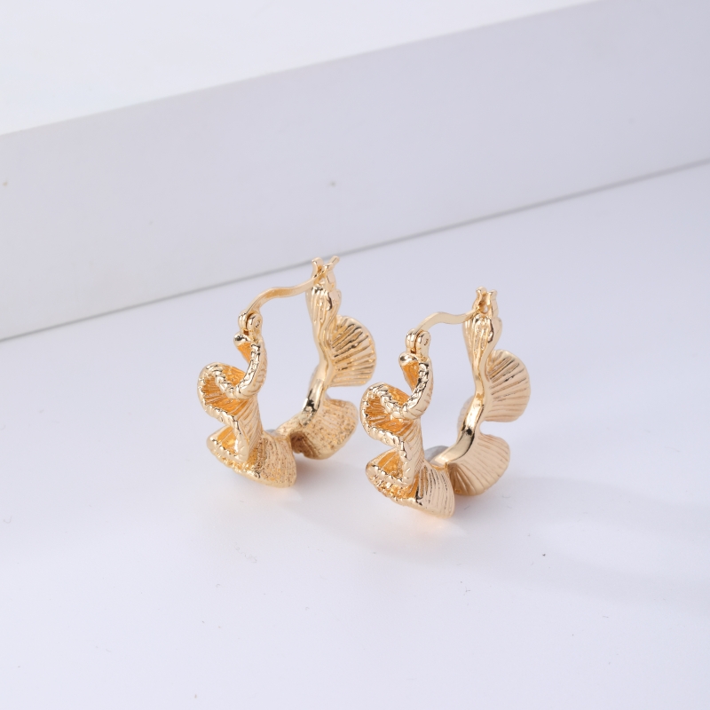 1 Pair Simple Style Geometric Irregular Plating Pleated Copper K Gold Plated Rhodium Plated Ear Studs display picture 6