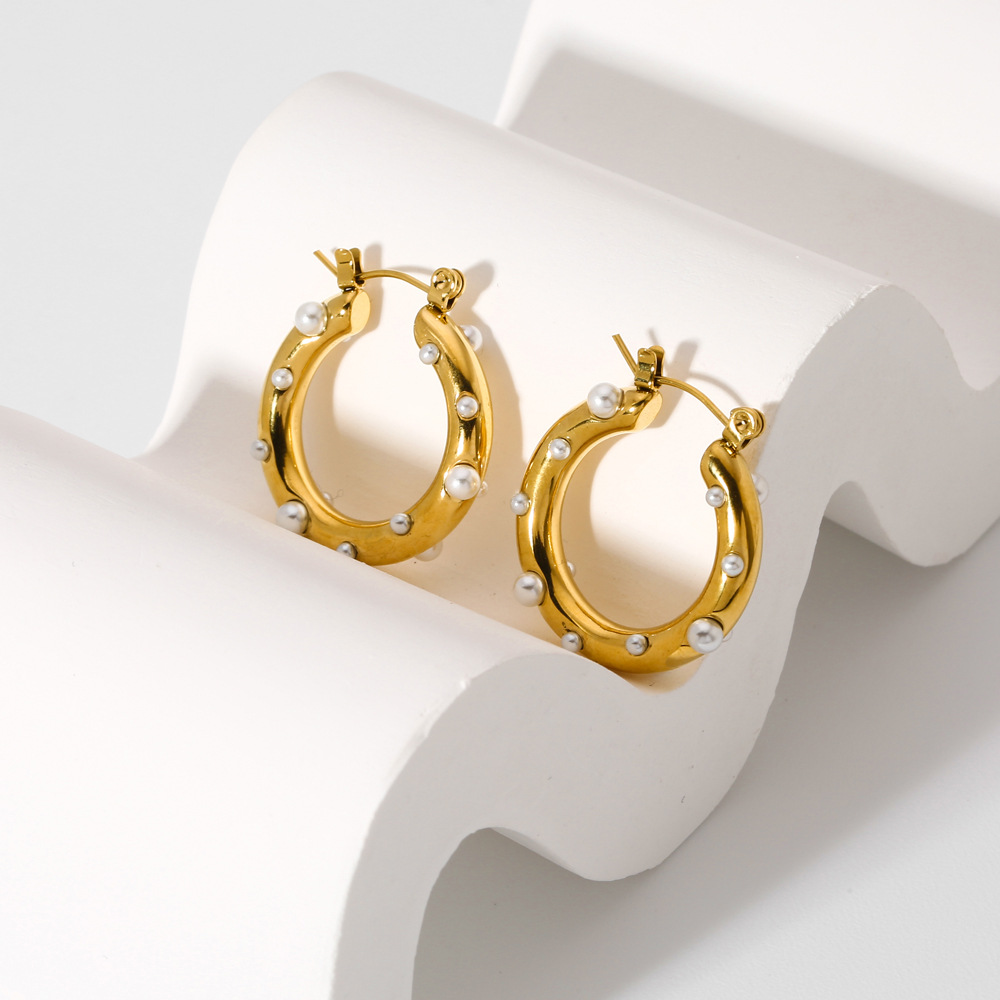 1 Pair Lady Round Dots Plating Inlay 304 Stainless Steel Artificial Pearls Zircon 18K Gold Plated Hoop Earrings display picture 5