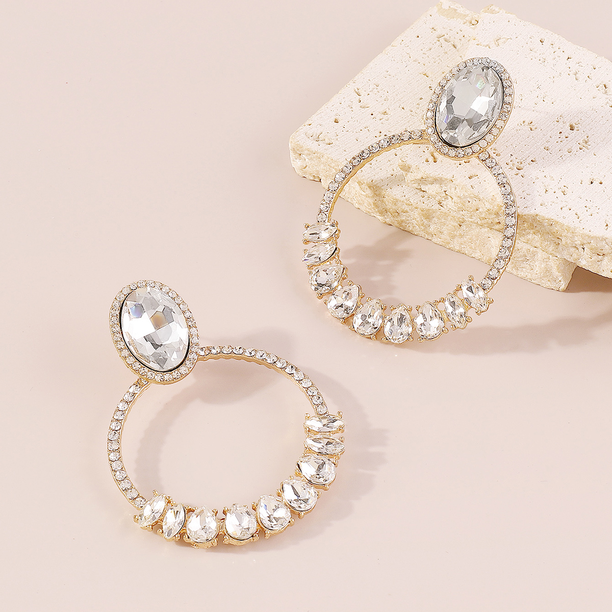 1 Pair Elegant Vintage Style Oval Water Droplets Inlay Alloy Rhinestones Drop Earrings display picture 17