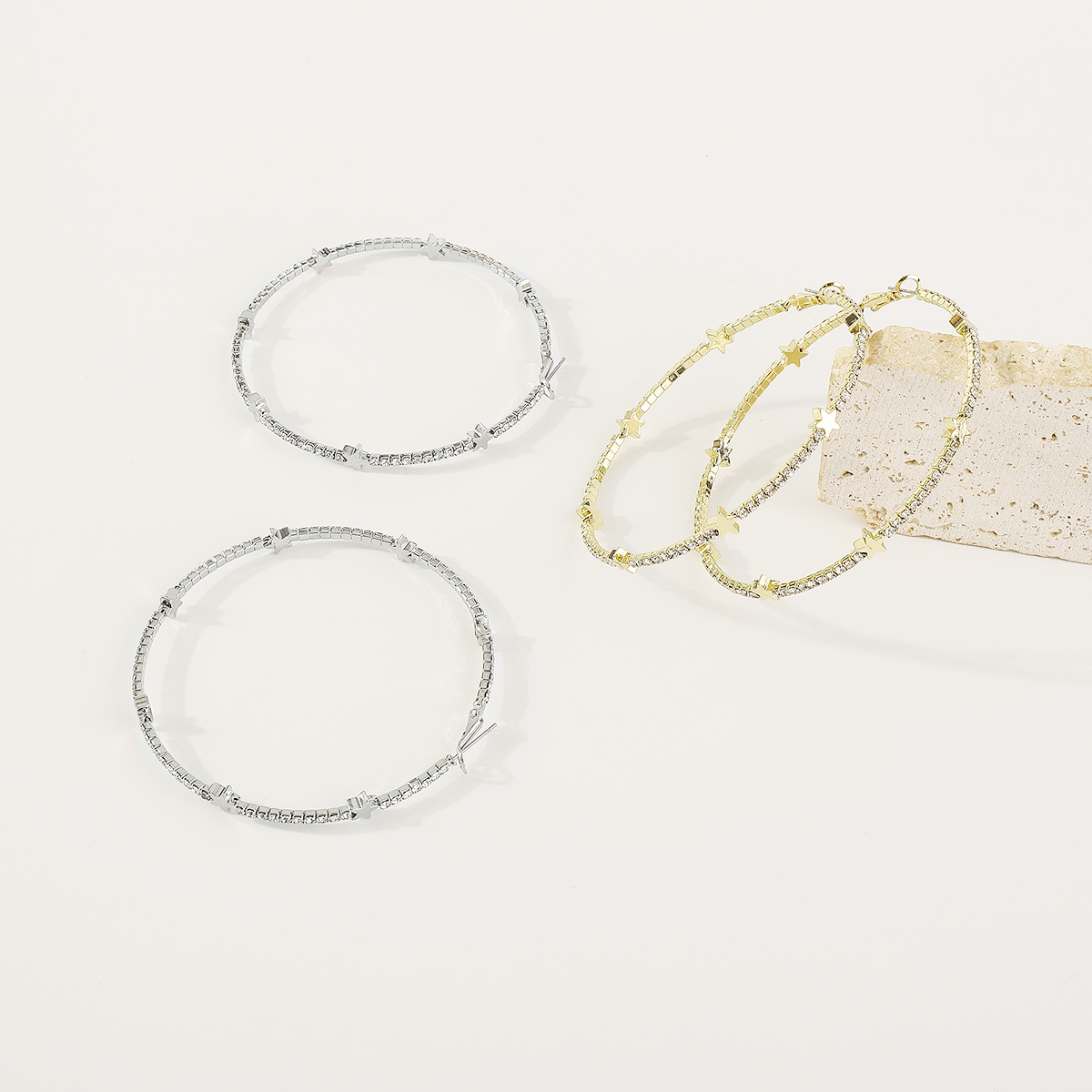 1 Pair Exaggerated Streetwear Shiny Star Inlay Copper Rhinestones Hoop Earrings display picture 3