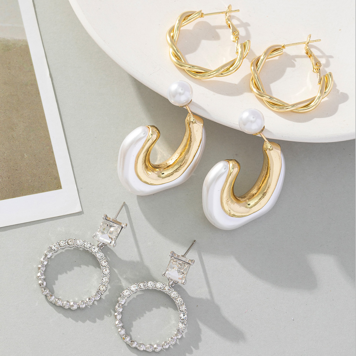 3 Pairs Korean Style C Shape Circle Twist Inlay Imitation Pearl Alloy Rhinestones Earrings display picture 3