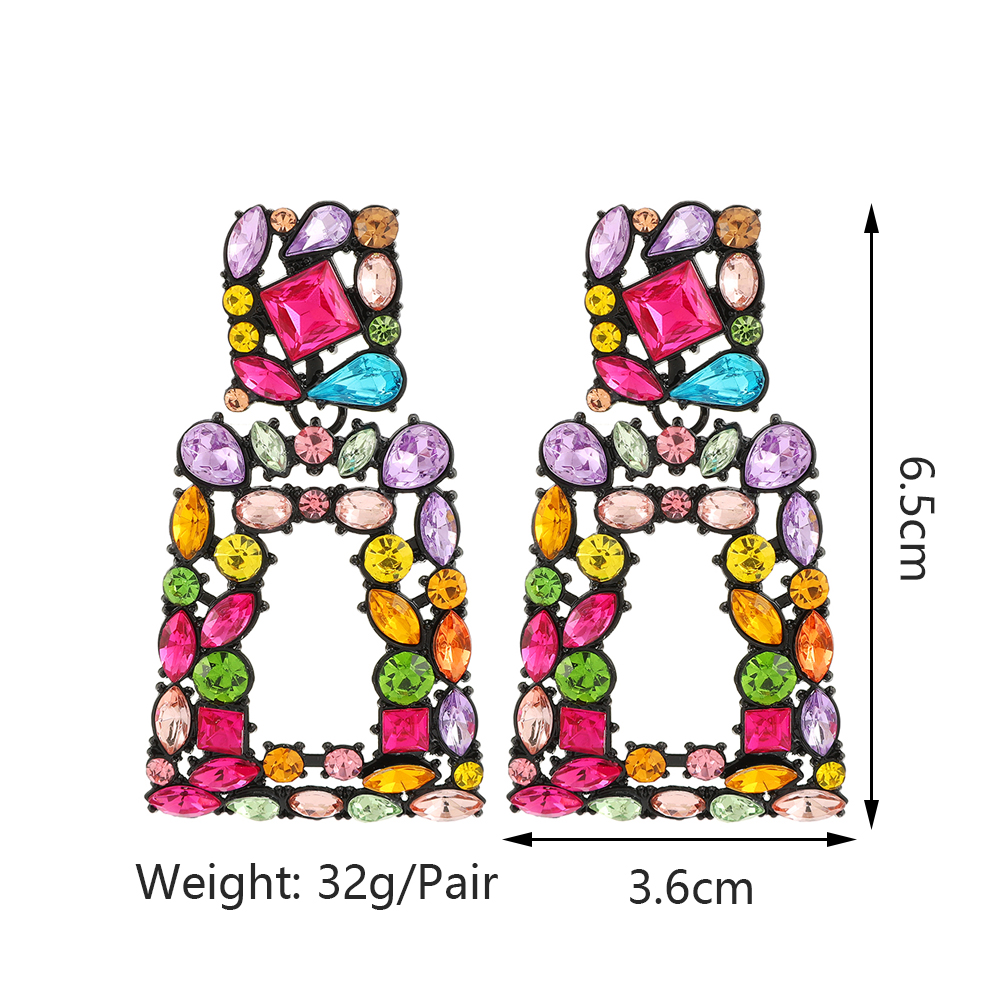 1 Pair Elegant Retro Geometric Trapezoid Hollow Out Inlay Zinc Alloy Rhinestones Drop Earrings display picture 1