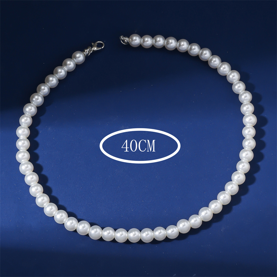 Elegant Solid Color Imitation Pearl Women's Necklace display picture 4
