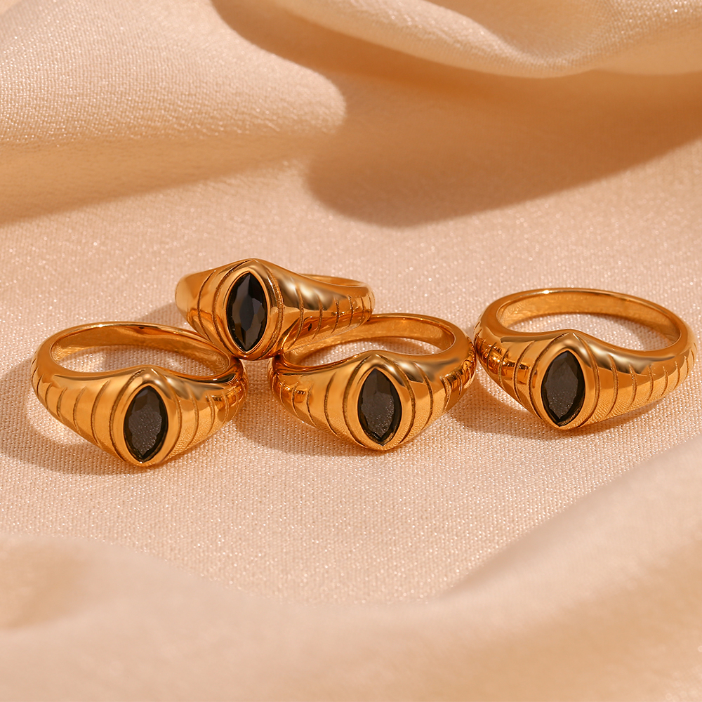 Einfarbige Edelstahl-einlege Zirkon 18k Vergoldete Ringe Im Klassischen Stil, Einfarbig, Im Vintage-stil display picture 1