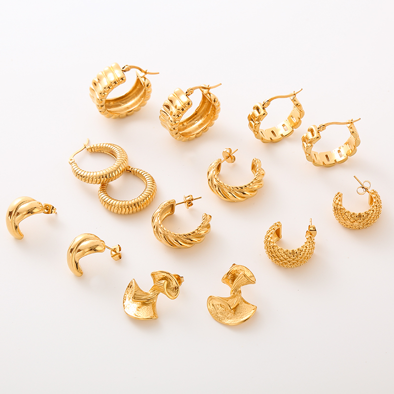 1 Pair Simple Style Commute Solid Color Plating 304 Stainless Steel 18K Gold Plated Ear Studs display picture 5
