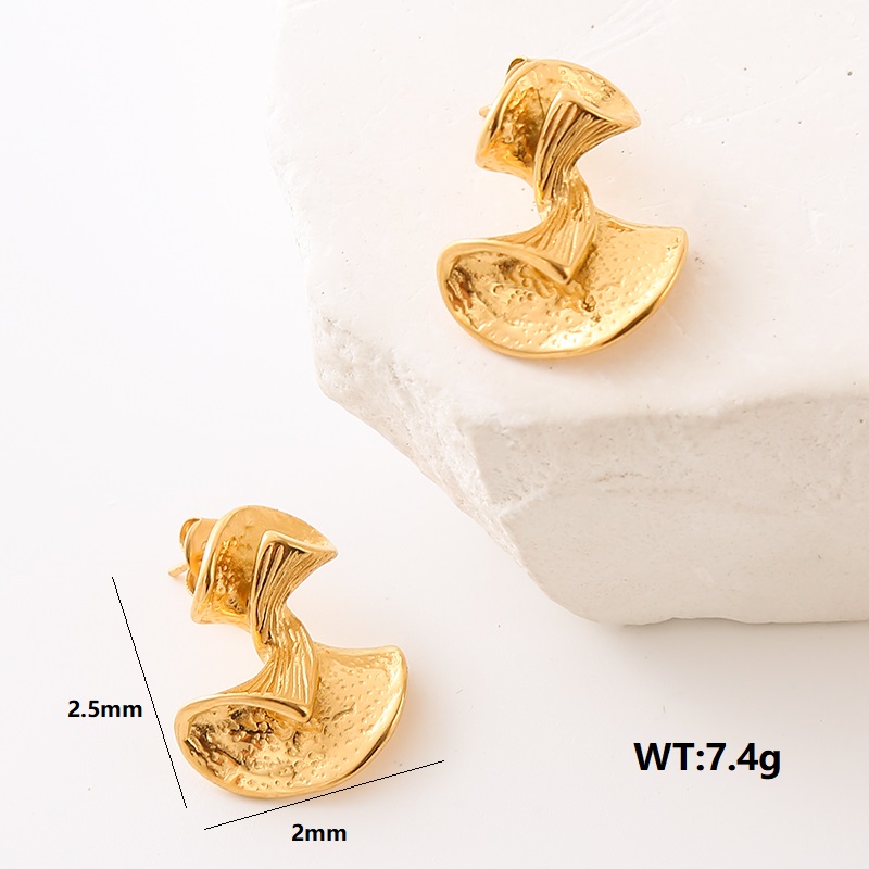 1 Pair Simple Style Commute Solid Color Plating 304 Stainless Steel 18K Gold Plated Ear Studs display picture 2