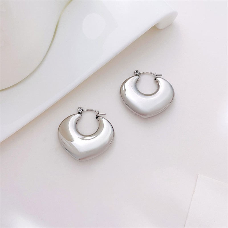 1 Pair Ig Style Heart Shape Hollow Out Stainless Steel Earrings display picture 2