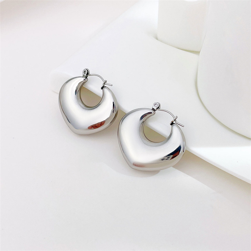1 Pair Ig Style Heart Shape Hollow Out Stainless Steel Earrings display picture 1