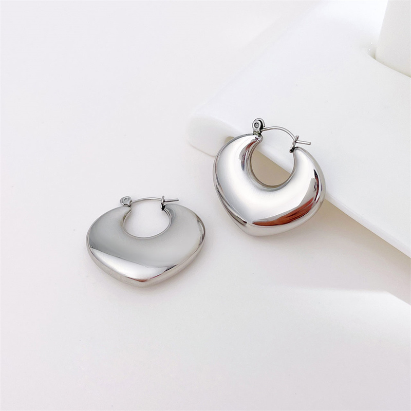1 Pair Ig Style Heart Shape Hollow Out Stainless Steel Earrings display picture 3