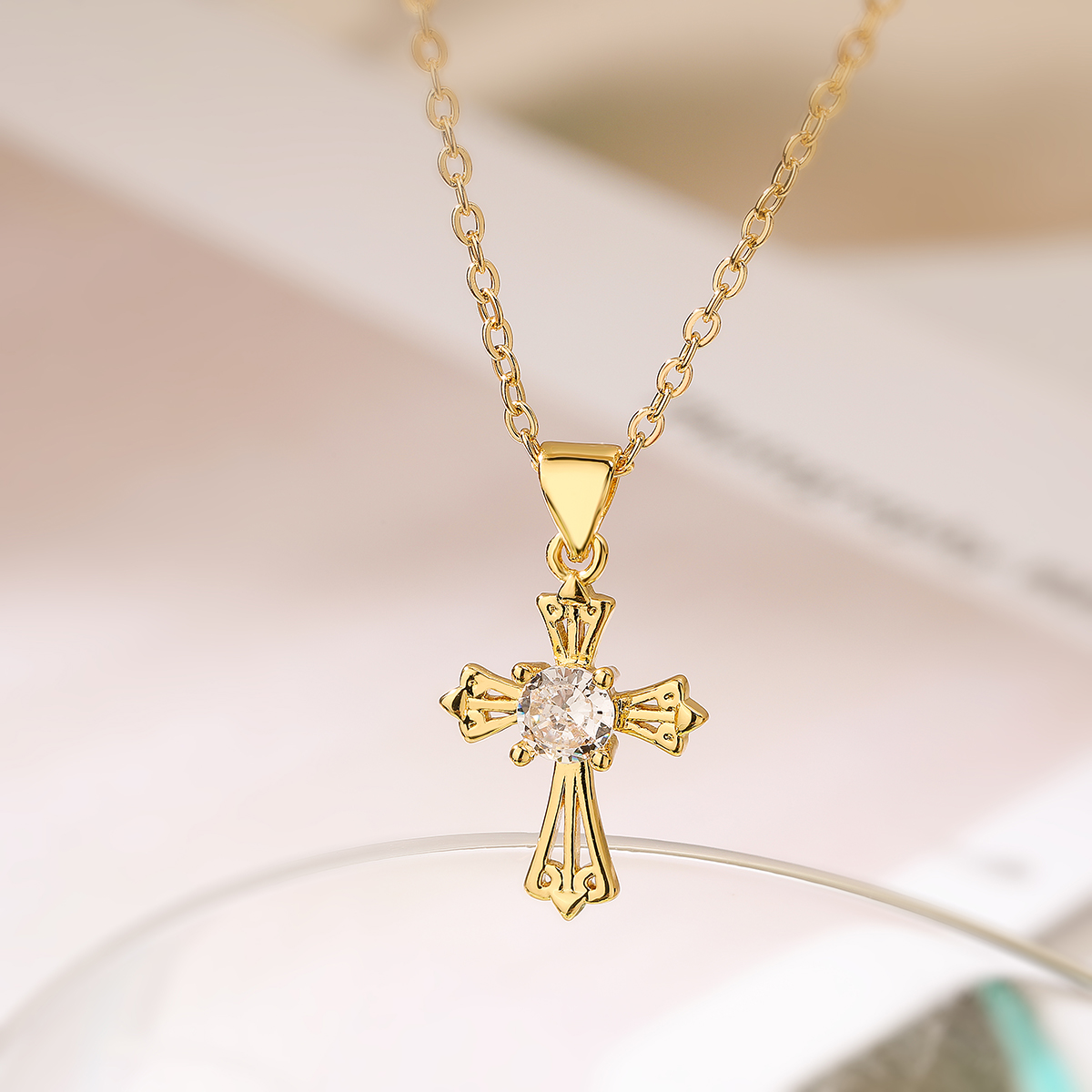 Retro Simple Style Cross Copper 18k Gold Plated Zircon Pendant Necklace In Bulk display picture 9