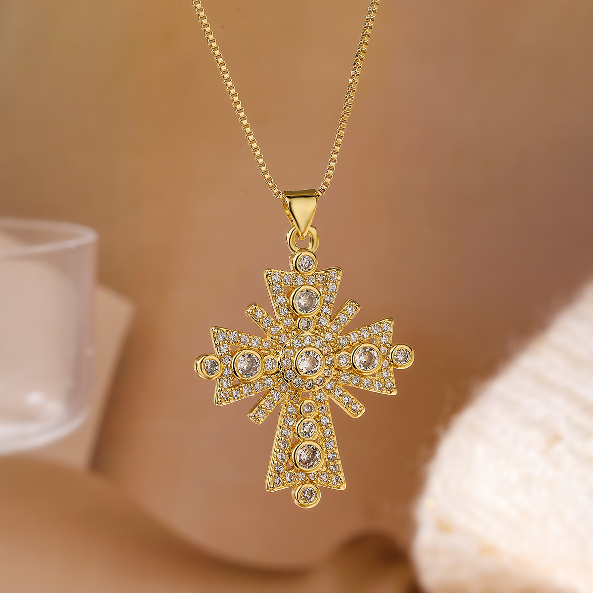 Retro Simple Style Cross Copper 18k Gold Plated Zircon Pendant Necklace In Bulk display picture 8