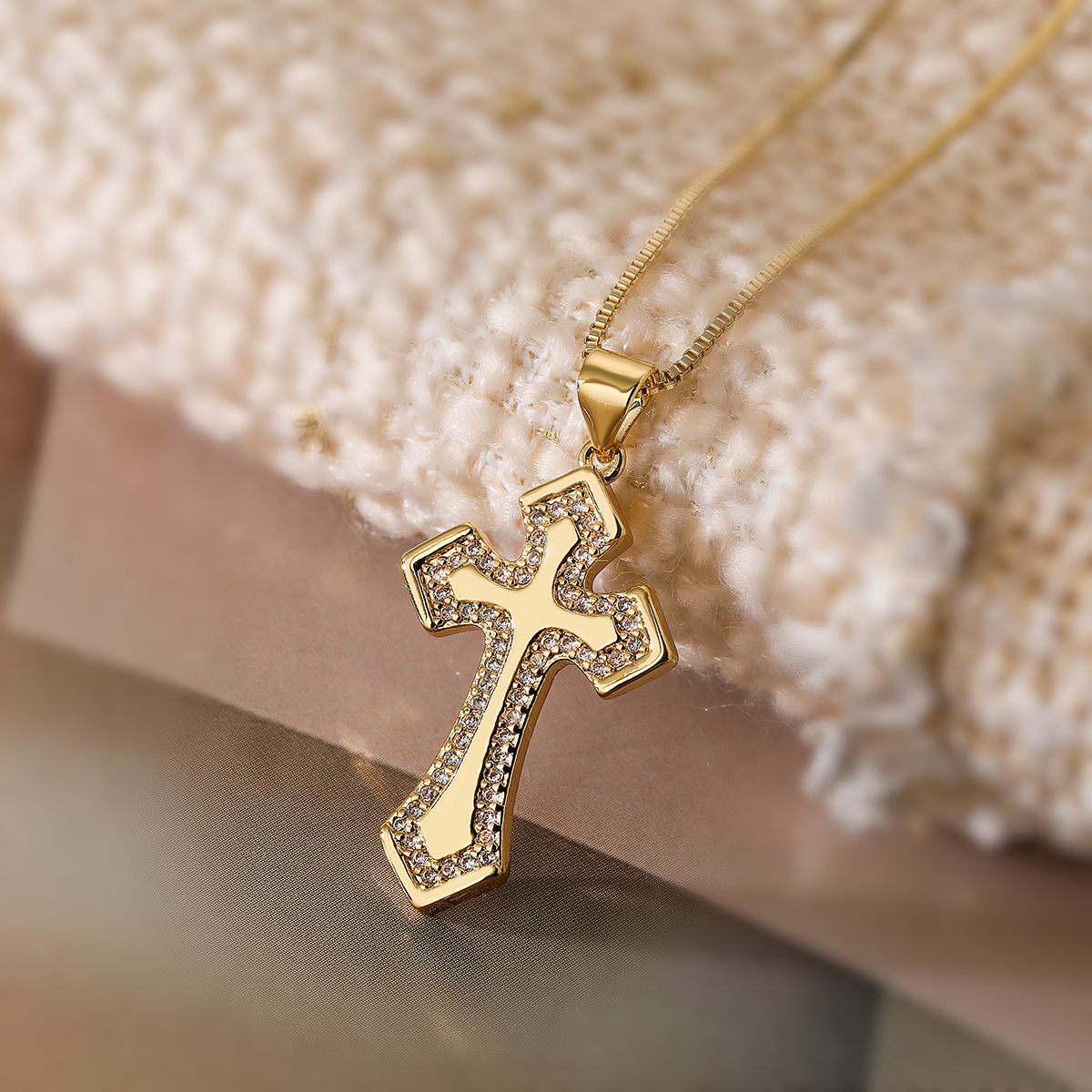 Retro Simple Style Cross Copper 18k Gold Plated Zircon Pendant Necklace In Bulk display picture 7