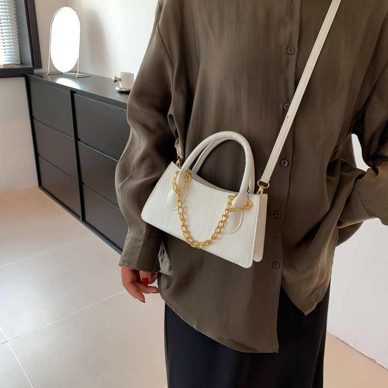 Women's Pu Leather Solid Color Elegant Square Zipper Shoulder Bag Handbag Crossbody Bag display picture 2