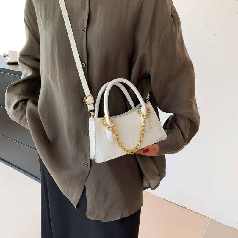 Women's Pu Leather Solid Color Elegant Square Zipper Shoulder Bag Handbag Crossbody Bag display picture 1