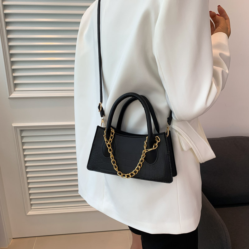 Women's Pu Leather Solid Color Elegant Square Zipper Shoulder Bag Handbag Crossbody Bag display picture 6