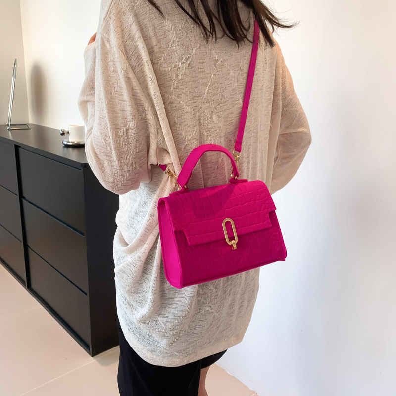 Women's Felt Cloth Solid Color Elegant Streetwear Square Flip Cover Shoulder Bag Handbag Crossbody Bag display picture 7