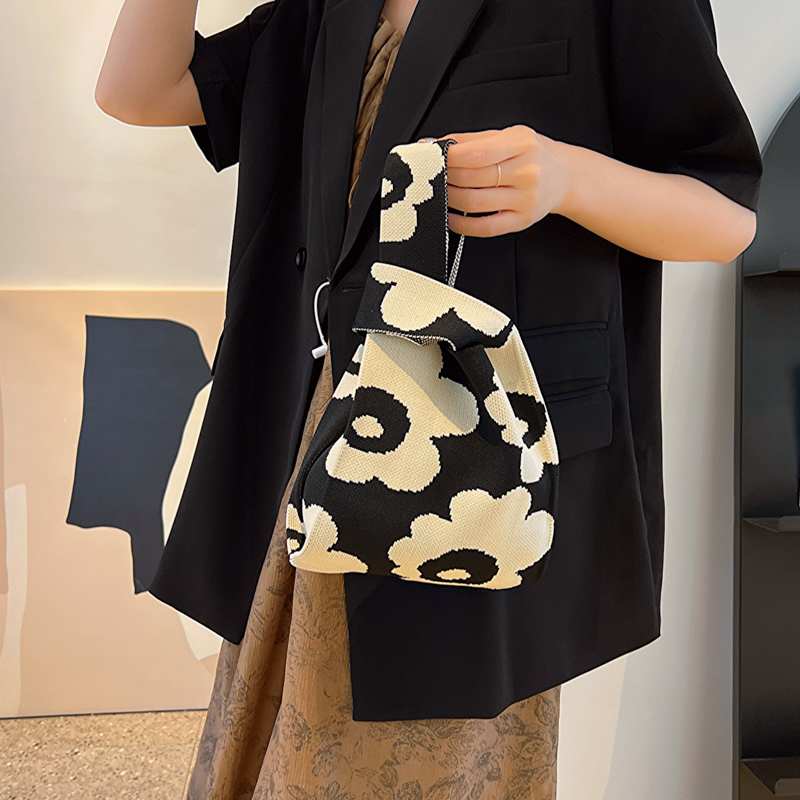 Women's All Seasons Knit Elegant Basic Handbag display picture 7