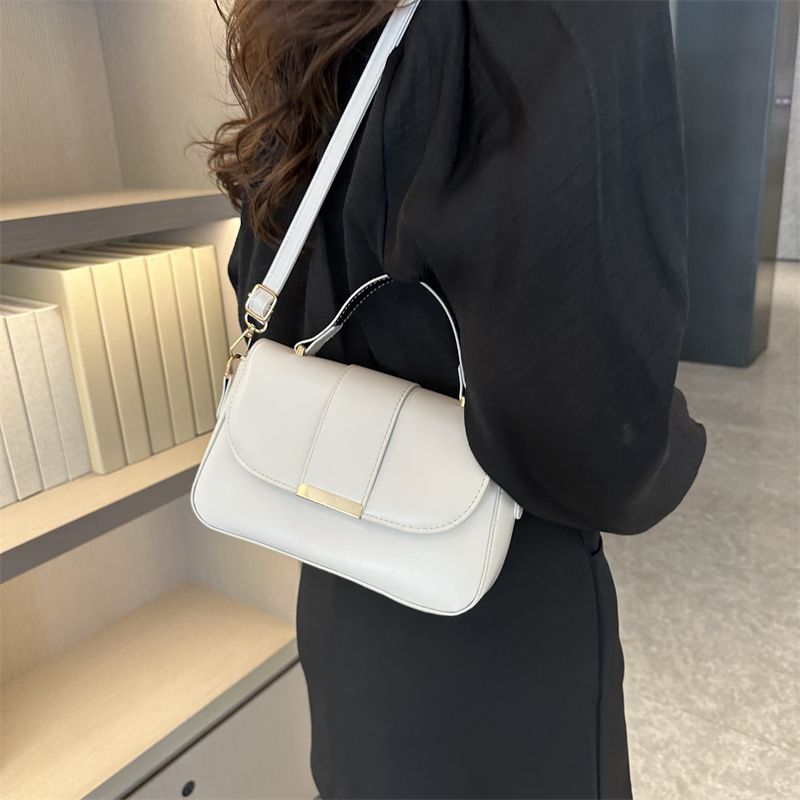 Women's Pu Leather Solid Color Elegant Classic Style Square Flip Cover Shoulder Bag Handbag Crossbody Bag display picture 10