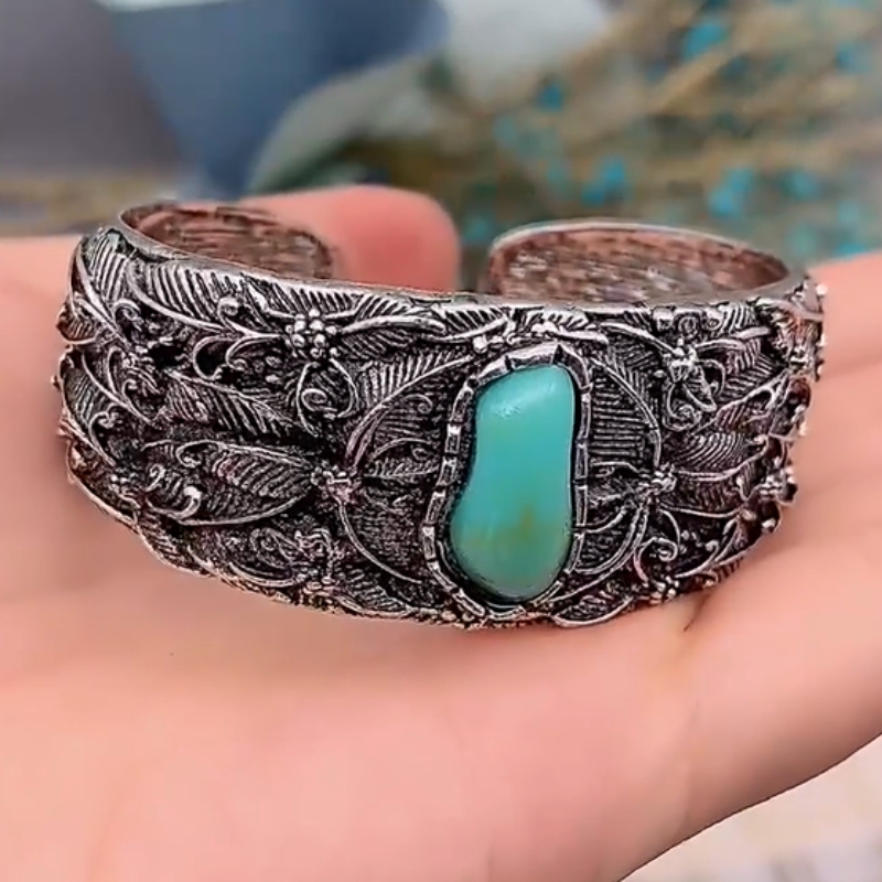 Retro Butterfly Ancient Silver-plated Turquoise Alloy Wholesale Cuff Bracelets display picture 3