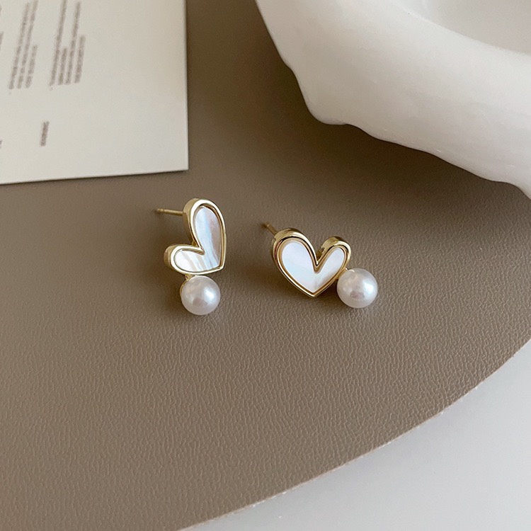 1 Pair Korean Style Heart Shape Alloy Ear Studs display picture 3