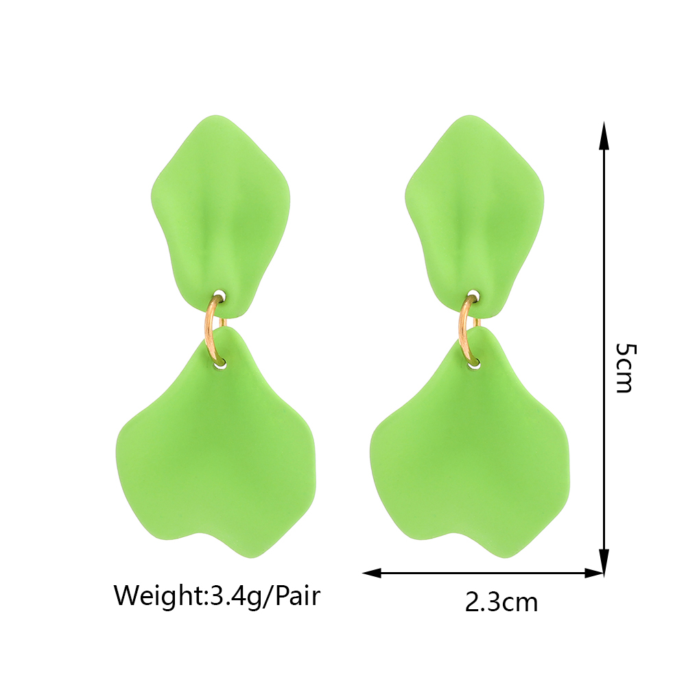 1 Pair Elegant Streetwear Petal Spray Paint Resin Zinc Alloy Drop Earrings display picture 1