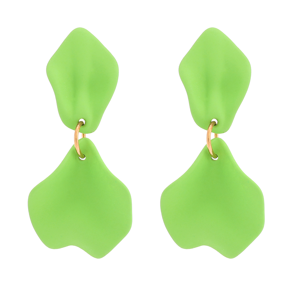 1 Pair Elegant Streetwear Petal Spray Paint Resin Zinc Alloy Drop Earrings display picture 2