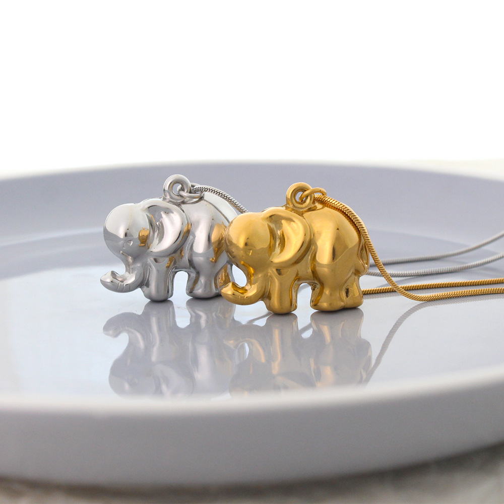 304 Stainless Steel 18K Gold Plated Casual Streetwear Elephant Pendant Necklace display picture 2