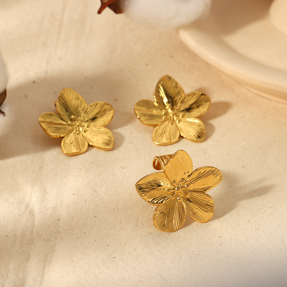 304 Stainless Steel 18K Gold Plated Retro Plating Flower Rings Earrings display picture 3