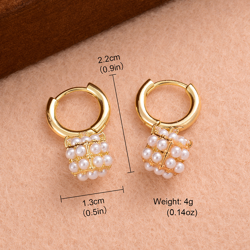 1 Pair Ig Style Elegant Geometric Plating Three-dimensional Inlay Copper Pearl Zircon 14k Gold Plated Drop Earrings display picture 1