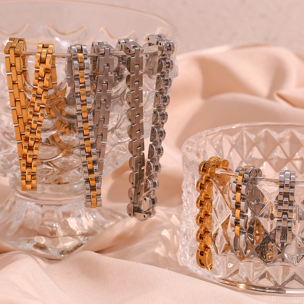 Einfacher Stil Klassischer Stil Geometrisch Rostfreier Stahl Überzug 18 Karat Vergoldet Armbänder Halskette display picture 4