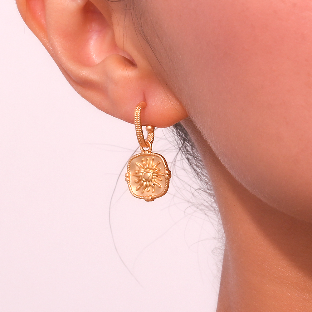 1 Pair Vintage Style Simple Style Classic Style Solid Color Plating Stainless Steel 18k Gold Plated Drop Earrings display picture 4