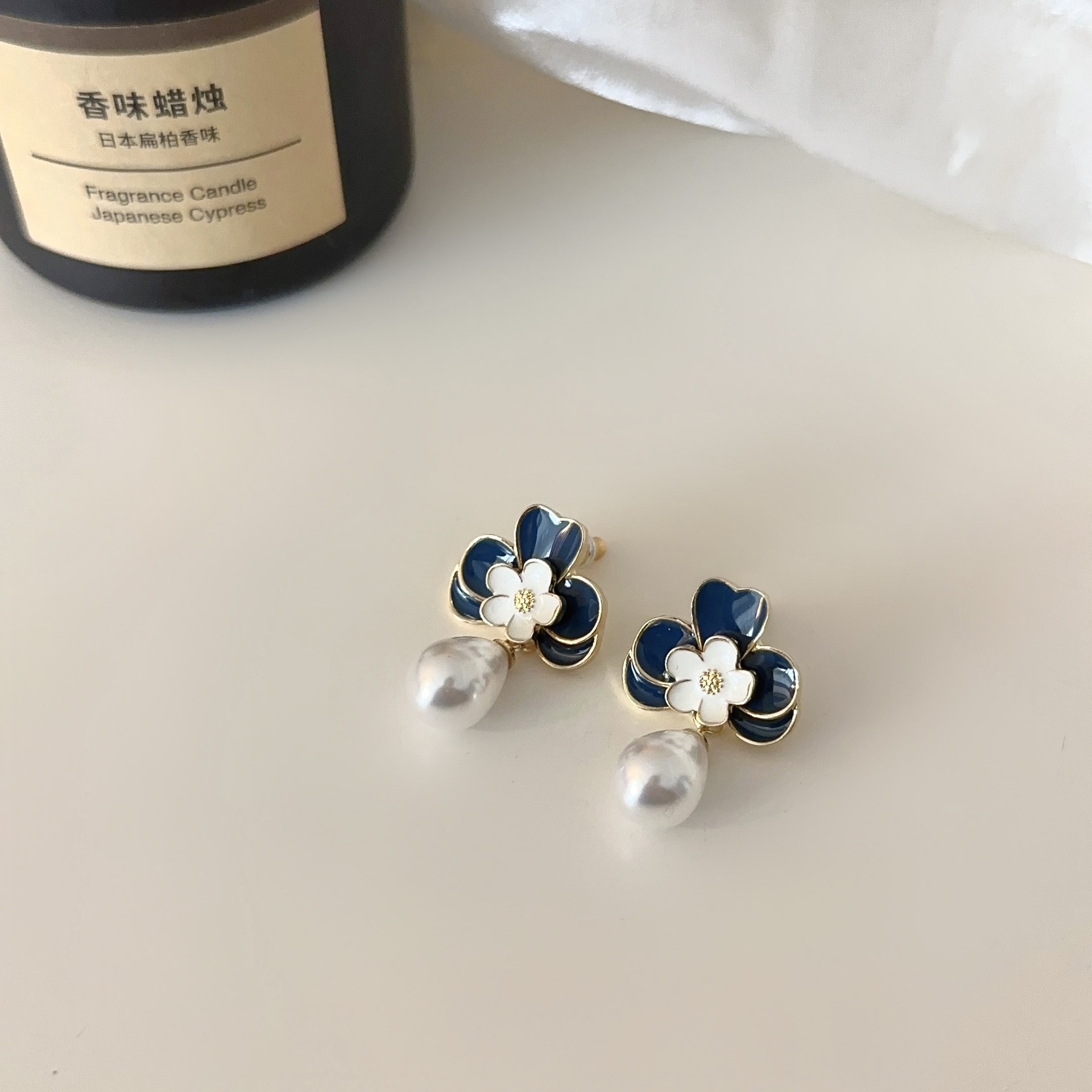 1 Pair Simple Style Flower Enamel Alloy Drop Earrings display picture 8