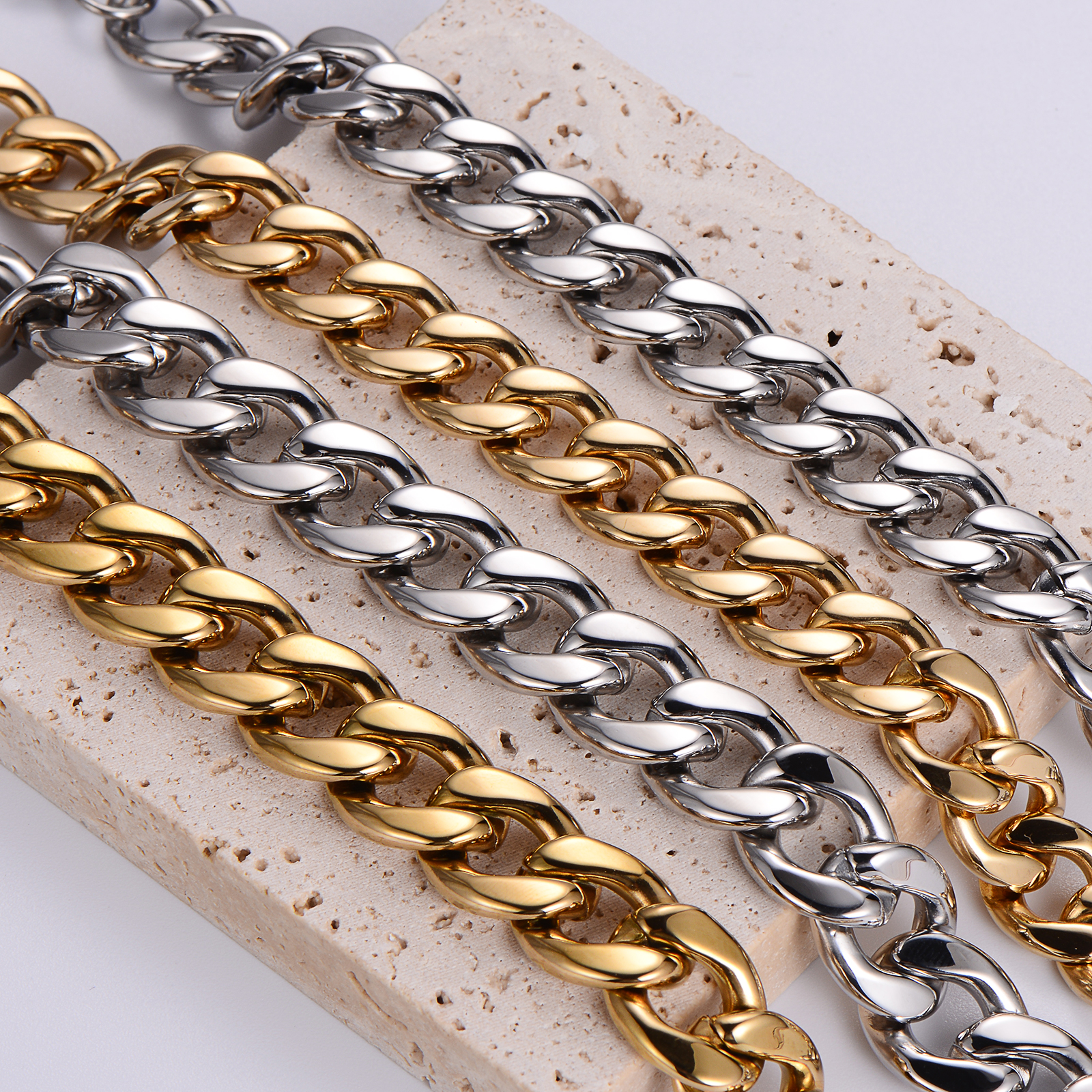 304 Stainless Steel 18K Gold Plated Hip-Hop Rock Polishing Chain Solid Color No Inlaid Bracelets display picture 8