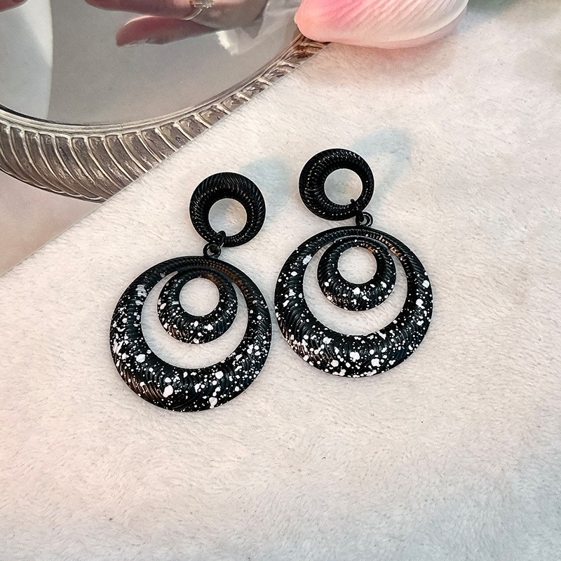1 Pair Exaggerated Circle Hollow Out Alloy Drop Earrings display picture 3