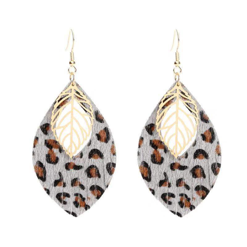 1 Pair Retro Ethnic Style Leaf Pu Leather Gold Plated Drop Earrings display picture 2