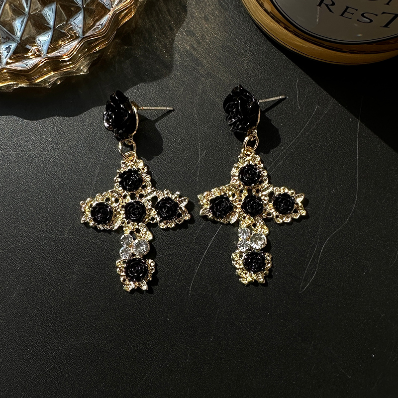 1 Pair Elegant Lady Cross Alloy Drop Earrings display picture 5