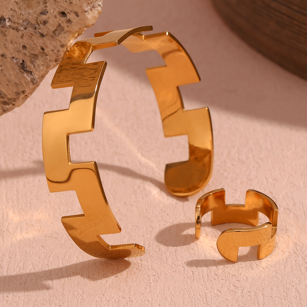 Einfacher Stil Einfarbig Rostfreier Stahl 18 Karat Vergoldet Ringe Armbänder display picture 1