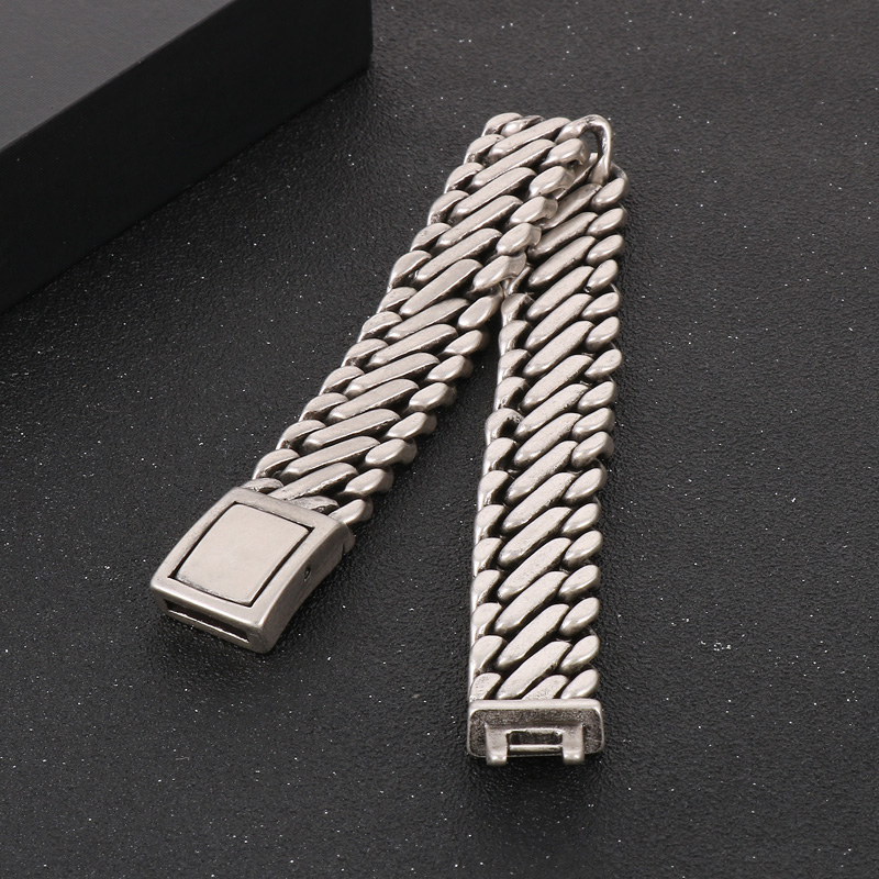 Retro Solid Color Titanium Steel Polishing Men's Bracelets display picture 1