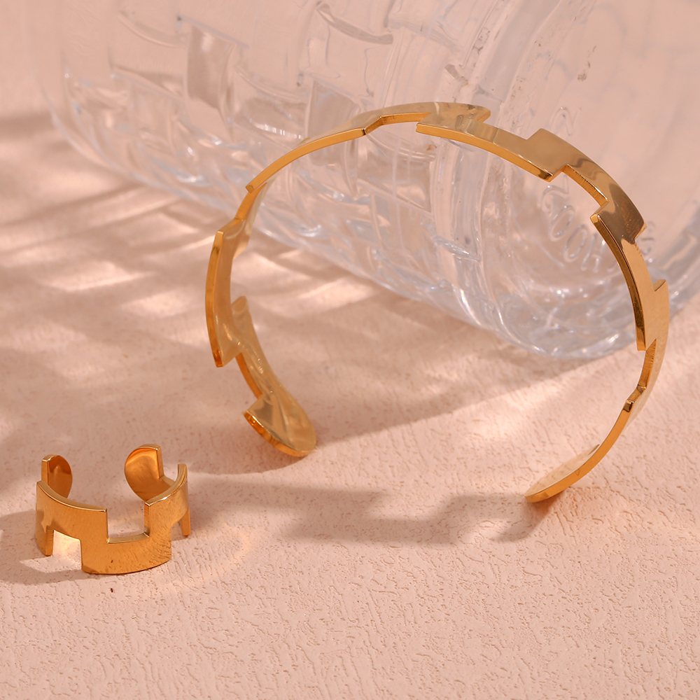 Einfacher Stil Einfarbig Rostfreier Stahl 18 Karat Vergoldet Ringe Armbänder display picture 10