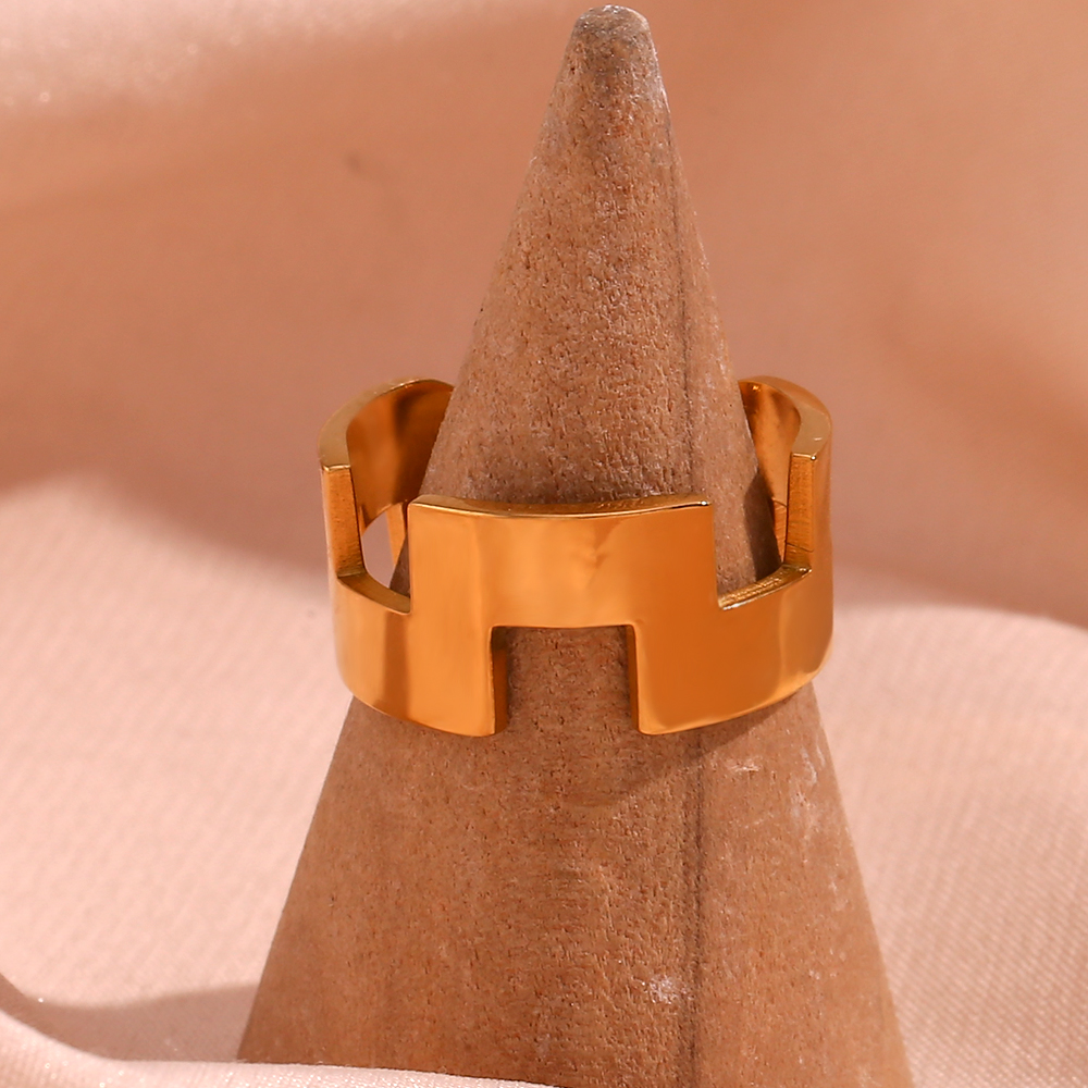 Einfacher Stil Einfarbig Rostfreier Stahl 18 Karat Vergoldet Ringe Armbänder display picture 8