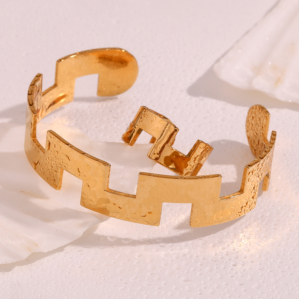 Einfacher Stil Einfarbig Rostfreier Stahl 18 Karat Vergoldet Ringe Armbänder display picture 11