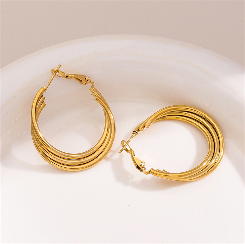 1 Pair Retro Simple Style C Shape Round Plating Stainless Steel 18K Gold Plated Hoop Earrings display picture 3
