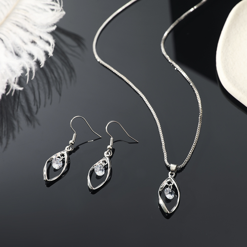Commute Solid Color Alloy Iron Plating Inlay Zircon Women's Earrings Necklace display picture 7