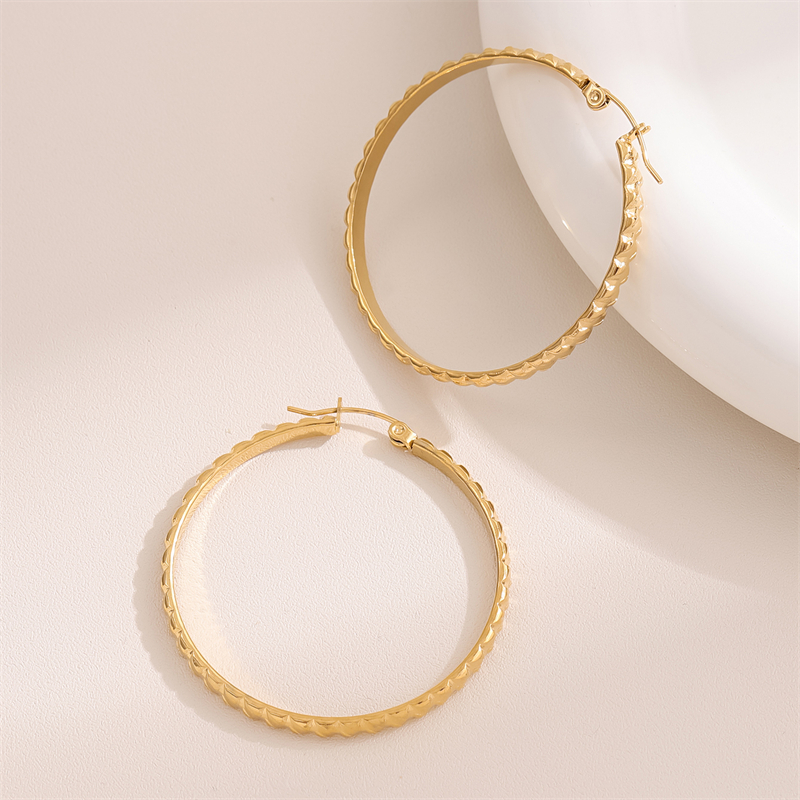 1 Pair Retro Simple Style C Shape Round Plating Stainless Steel 18K Gold Plated Hoop Earrings display picture 4