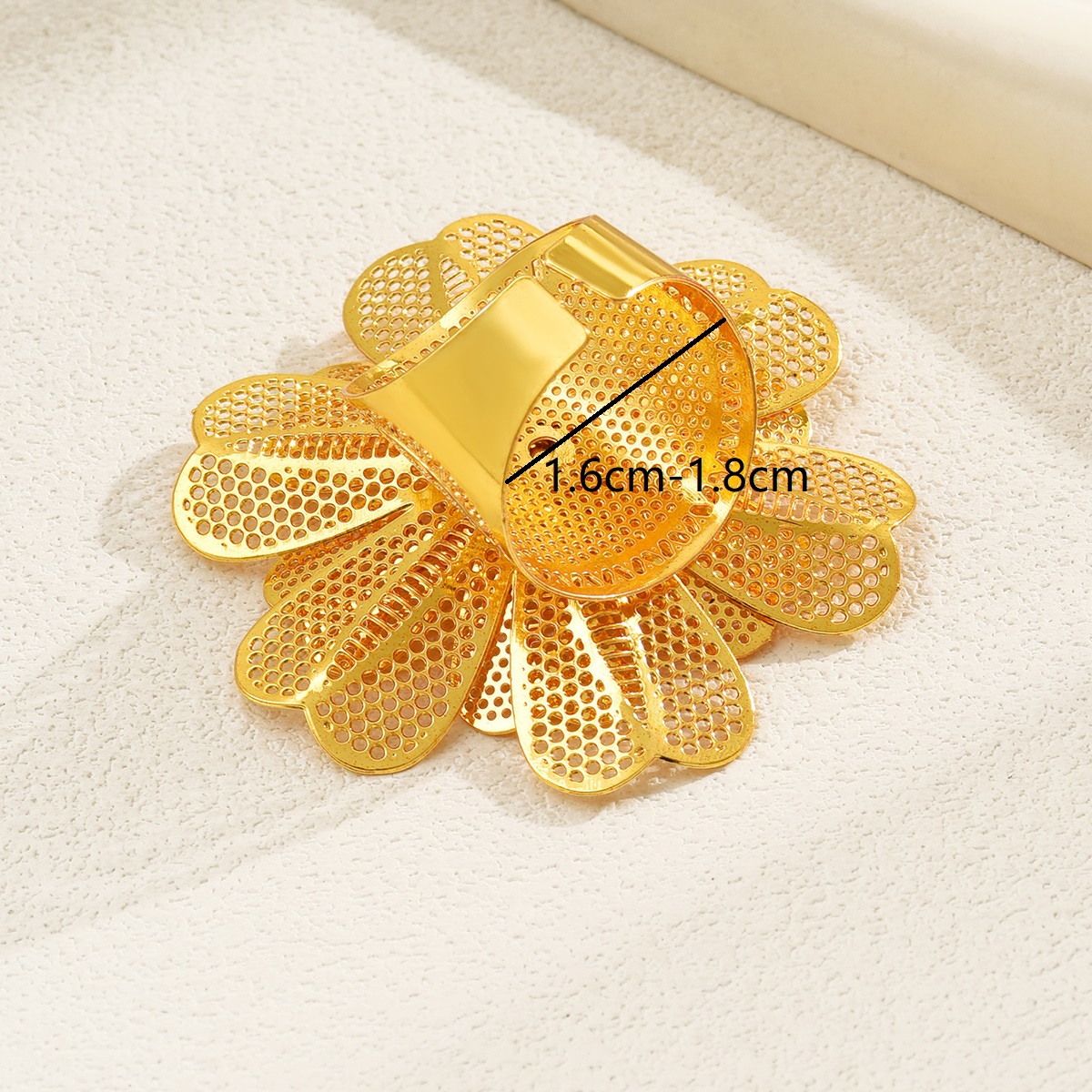 Elegante Glamour Exagerado Forma De Corazón Flor Hierro Enchapado Ahuecar Mujeres Anillos display picture 15