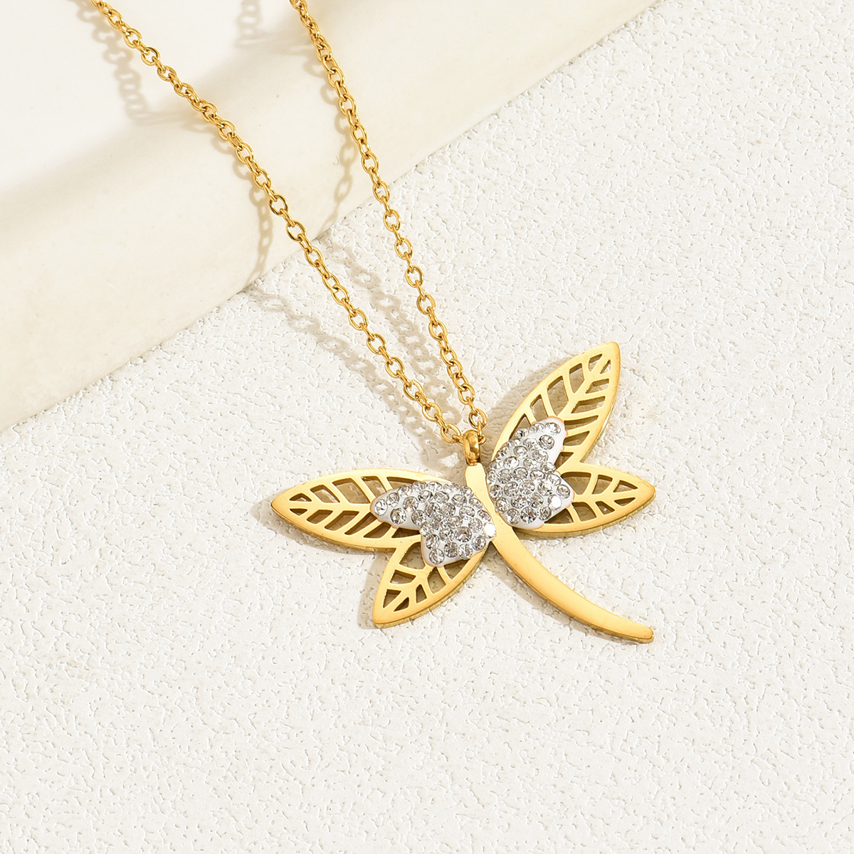 201 Stainless Steel 18K Gold Plated Modern Style Korean Style Plating Hollow Out Inlay Dragonfly Rhinestones Glass Pendant Necklace display picture 7