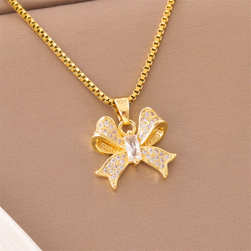 Stainless Steel Titanium Steel 18K Gold Plated Elegant Simple Style Streetwear Plating Inlay Heart Shape Flower Butterfly Zircon Pendant Necklace display picture 5