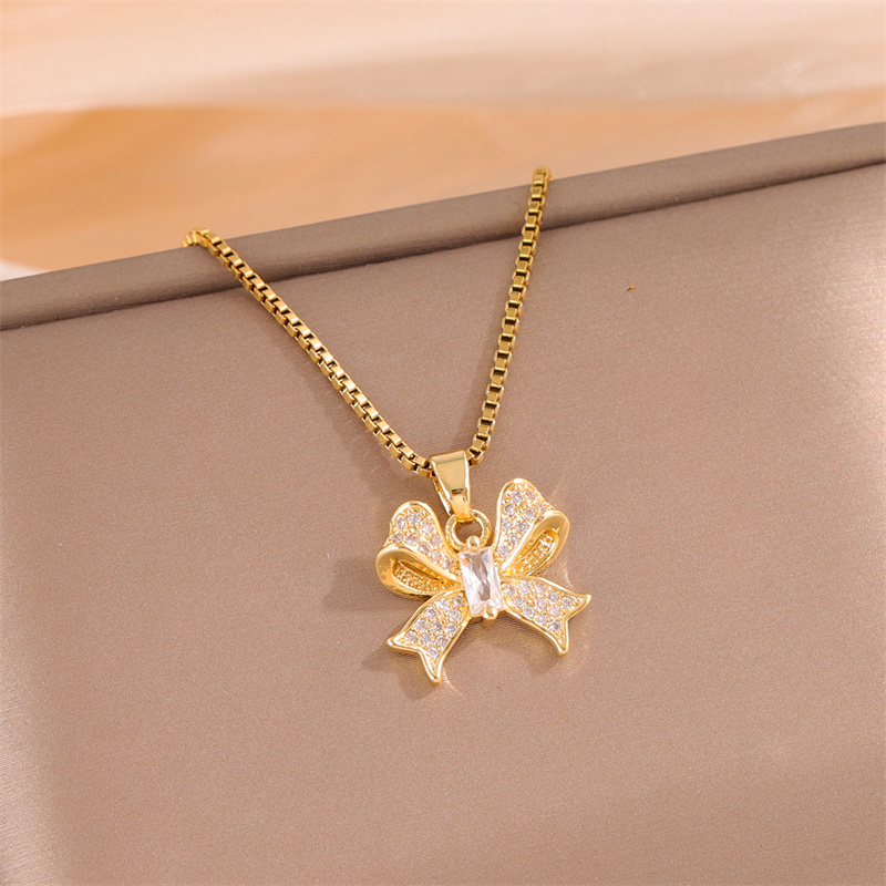Stainless Steel Titanium Steel 18K Gold Plated Elegant Simple Style Streetwear Plating Inlay Heart Shape Flower Butterfly Zircon Pendant Necklace display picture 6